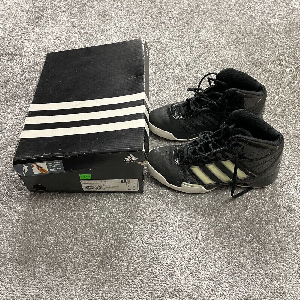 Adidas Womens Team Feather Light 2 W Basketball Shoe Black Size 7 G20926 w/ Box